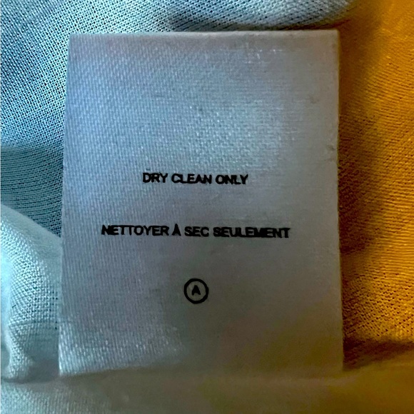 Parker off the shoulder blouse. XS. Flower embroidery - Picture 9 of 9